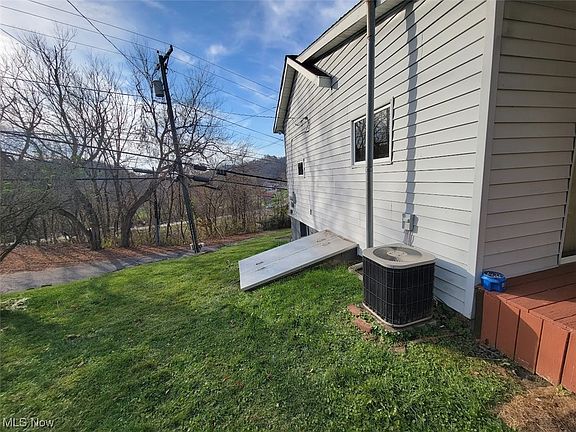5th image of 54243 Pike St
