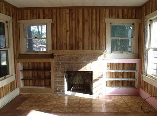 2nd image of 600 E 23rd St