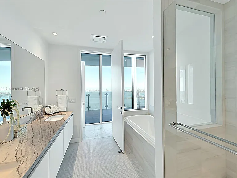 700 NE 24th St #2603 — Photo 12