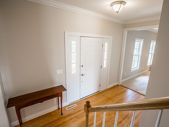 2nd image of 1713 Autumn Hill Dr