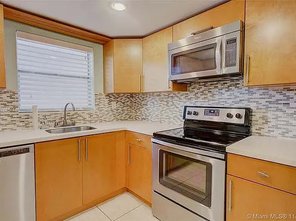 9353 Fontainebleau Blvd APT A110, Miami, FL 33172