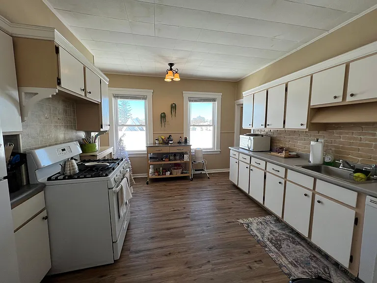 10 Davis St #2 — Photo 7