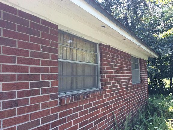 3rd image of 2580 Orion St