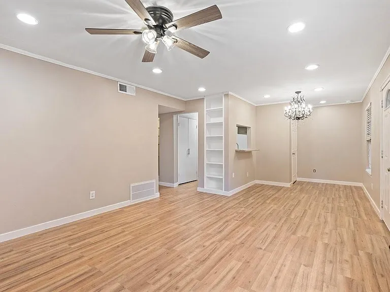 6401 Skyline Dr #5 — Photo 2