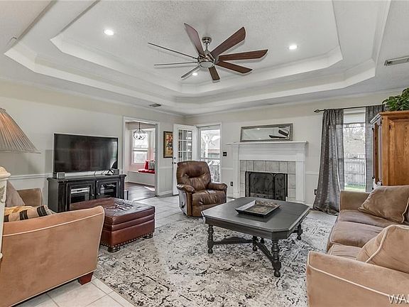 3rd image of 4211 Revere Way