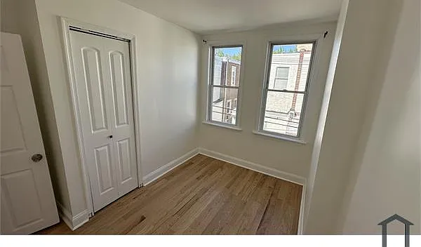 2443 E Oakdale St — Photo 7