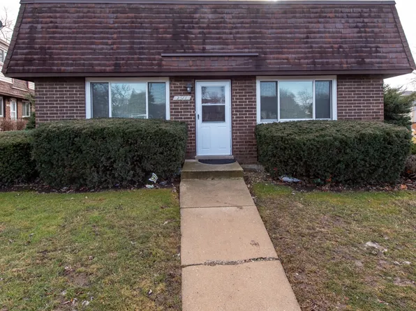 2510 Berkshire Ct #1, Waukegan, IL 60087
