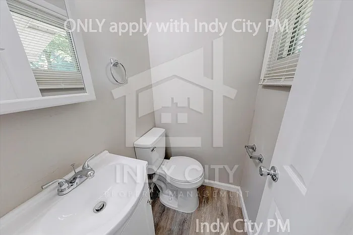 3118 N Richardt Ave — Photo 11