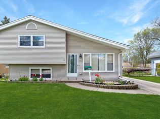 206 N Bierman Ave, Villa Park, IL 60181