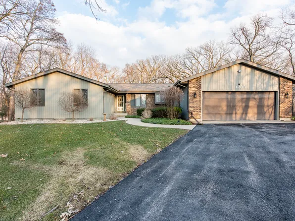 1206 Appaloosa Trl, McHenry, IL 60051