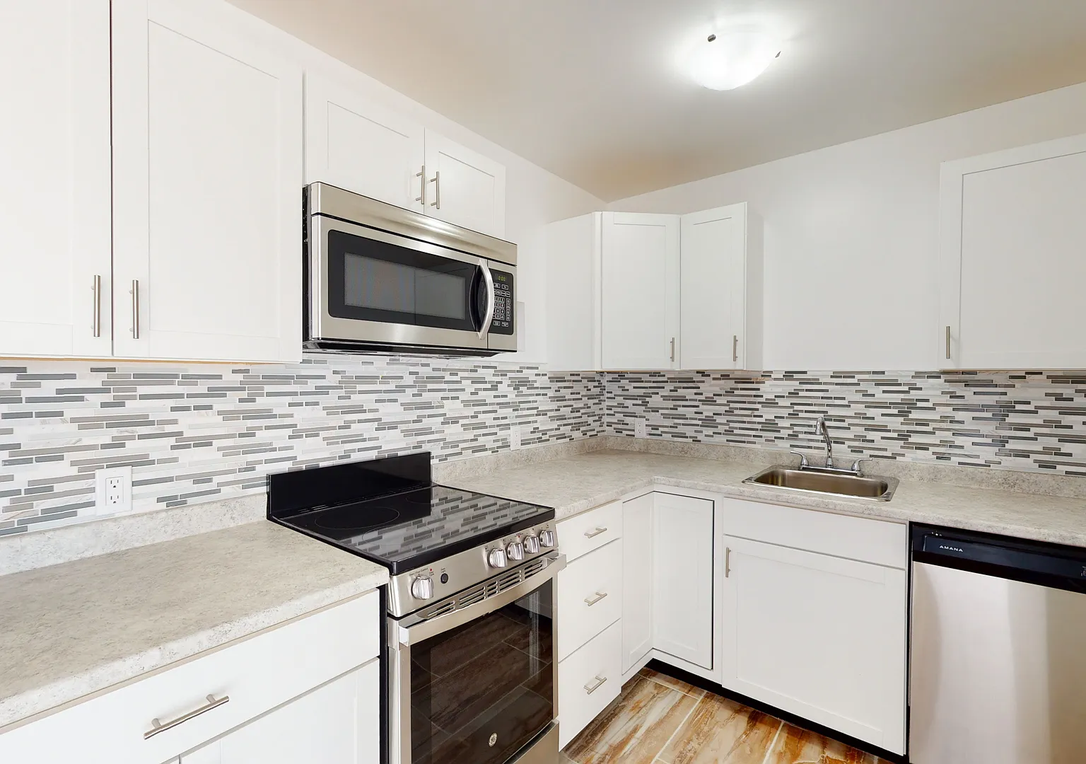 Chanteclair Apartments — Photo 4