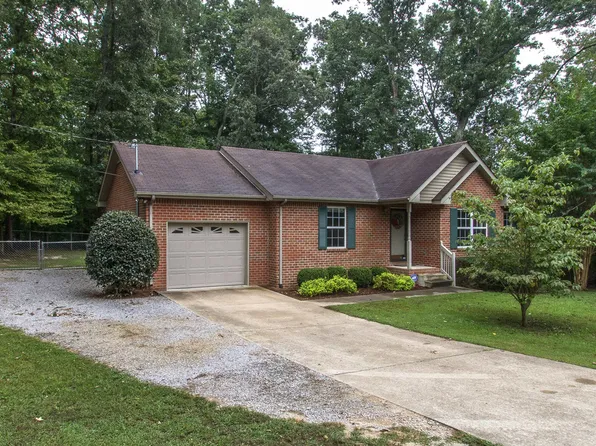 700 Old Eastside Rd, Burns, TN 37029