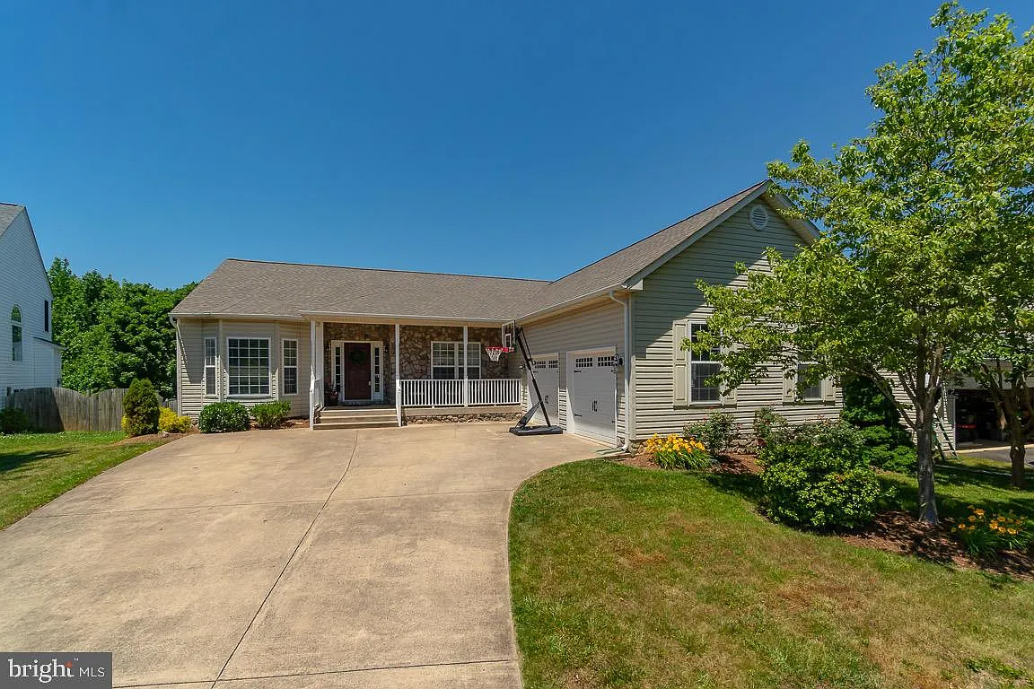 12 Lotus Ln photo 1