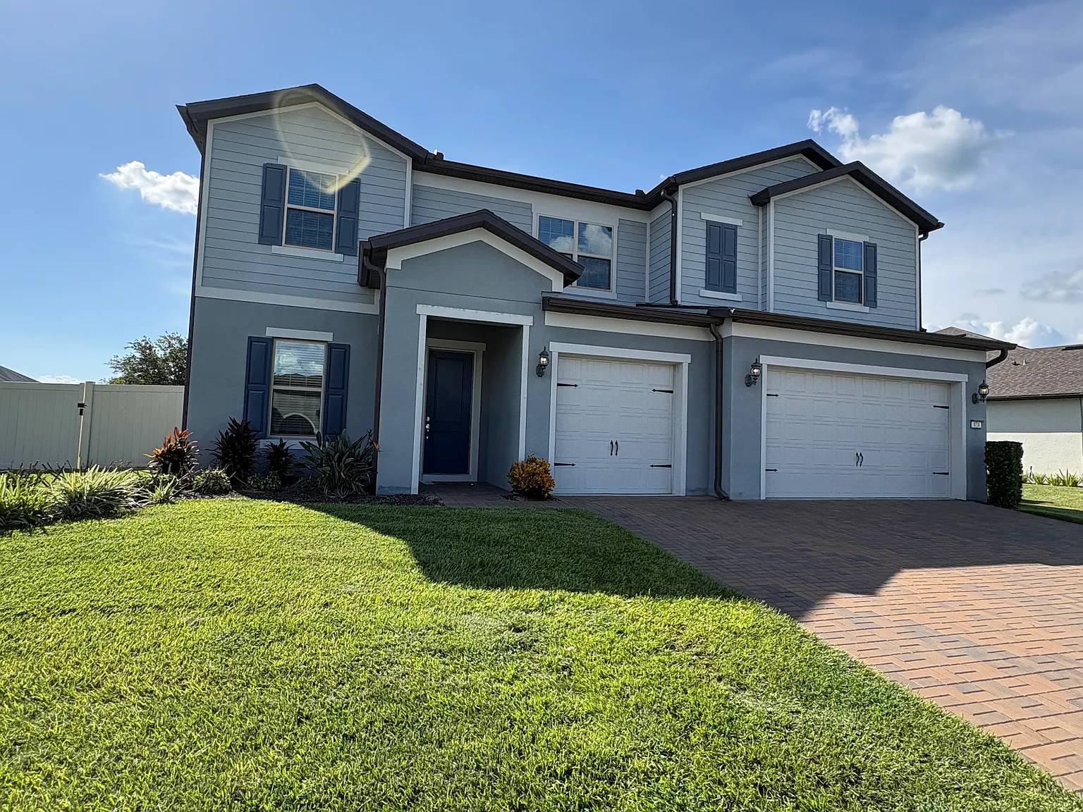 6 bed, 4.5 bath, 5059 sqft, $5,150 — Photo 2
