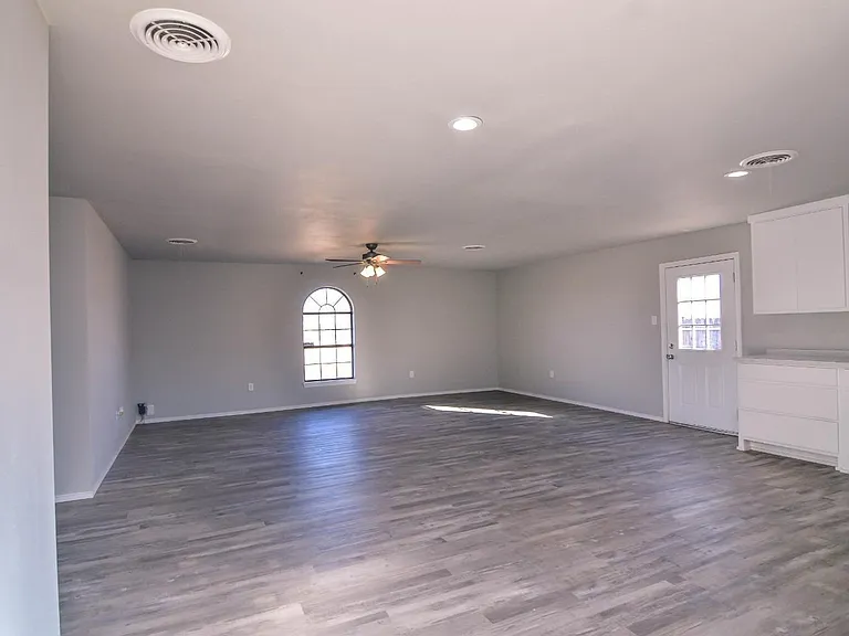 327 Hiracheta Dr — Photo 10