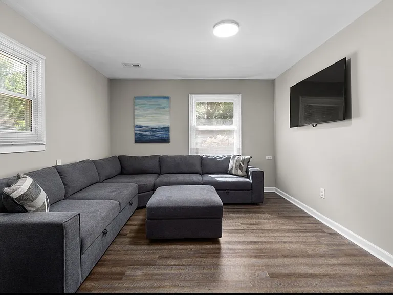 1048 Ivy Ln — Photo 33