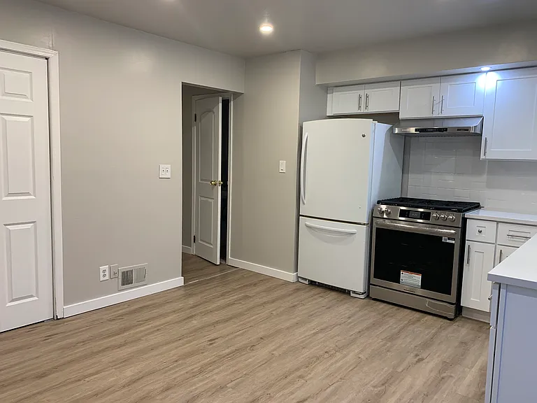 22 Francine Ln — Photo 2