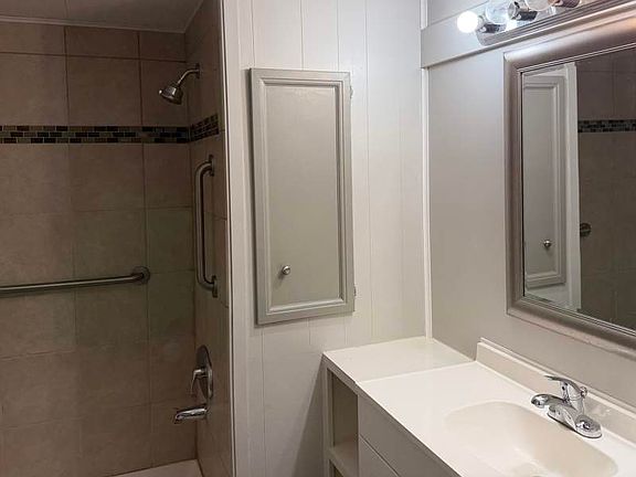 4th image of 39602 Persimmon Ave #33