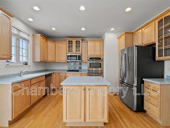 3rd image of 8453 Kirby Lionsdale Dr