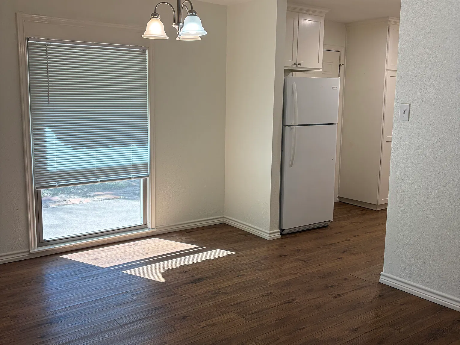 2 bed, 843 sqft, $1,600 — Photo 3
