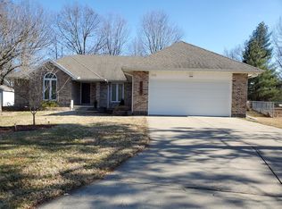 1010 Village Dr, Pittsburg, KS 66762