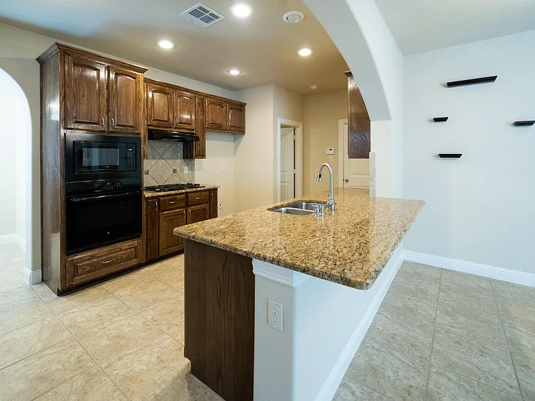 127 Charleston Ln — Photo 5
