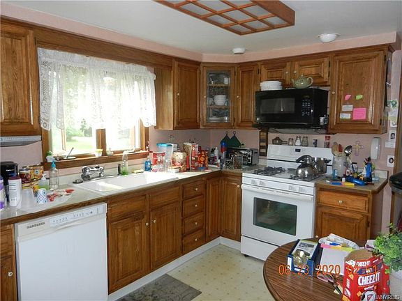 2nd image of 449 Sunset Dr