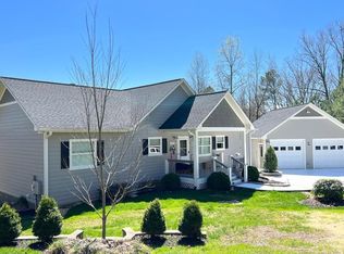 557 Majestic Dr, Hayesville, NC 28904