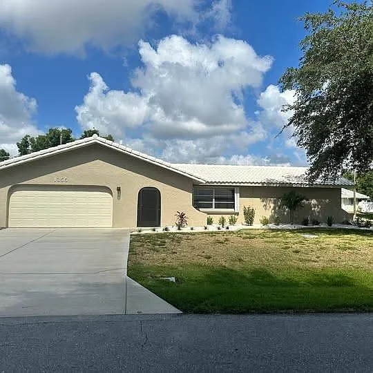 3 bed, 3.0 bath, 2700 sqft, $2,500 — Photo 1
