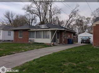 1318 E Douglas Ave, Des Moines, IA 50316