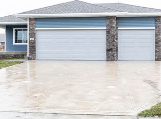402 NE Madison Ave, Elkhart, IA 50073
