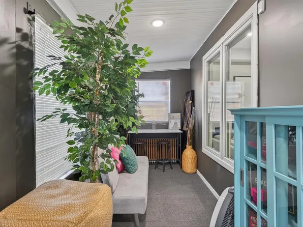 884 Westminster St, Saint Paul, MN 55130