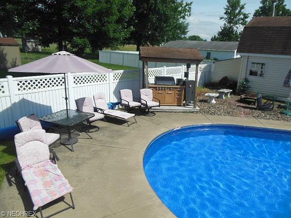 3rd image of 5765 Yorktown Ln