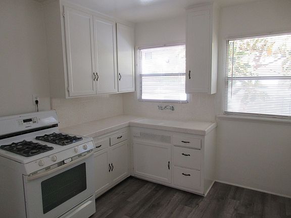 3rd image of 2360 Cedar Ave APT F