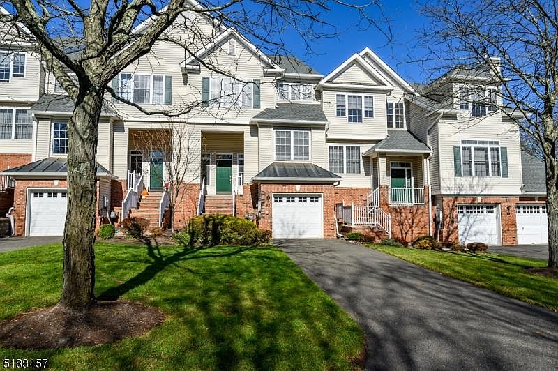 1st image of 37 Loft Dr