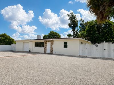 2000 Eagle Drive, West Palm Beach, FL, 33409