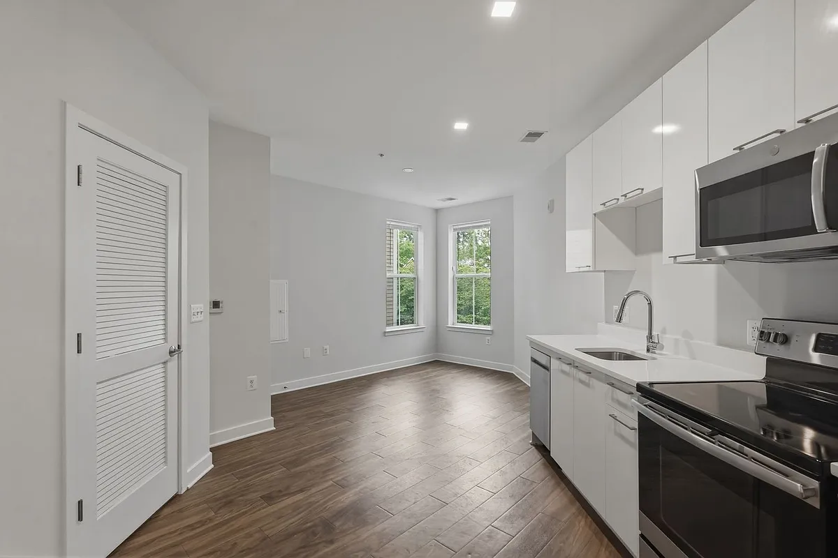 Building Photo - 989 Buchanan St #308