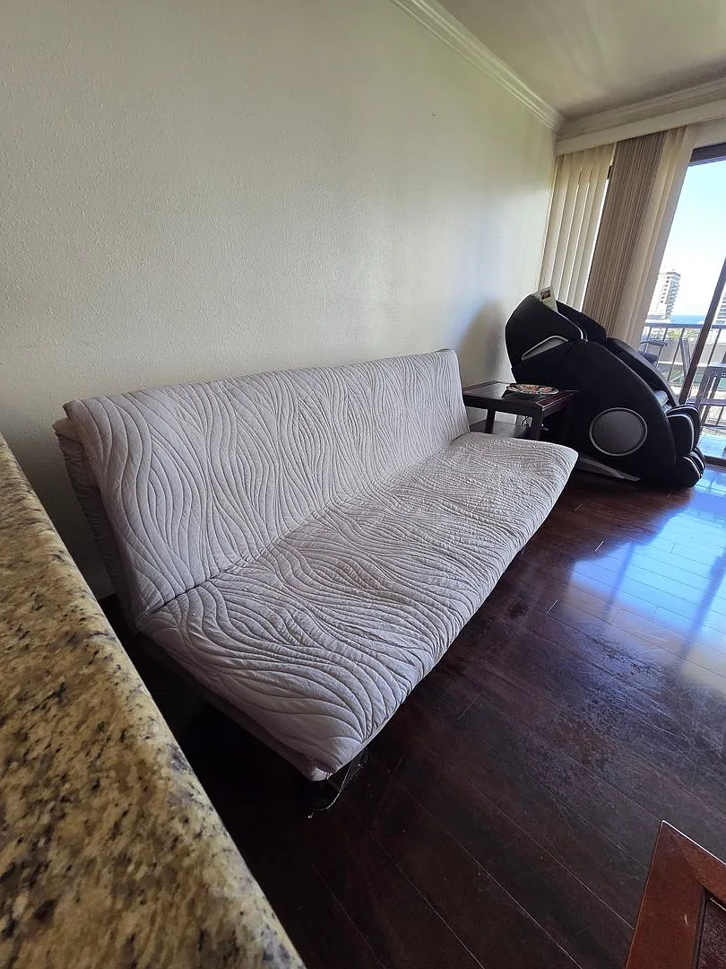 Furnished 1 bedroom in Waikiki — Photo 3
