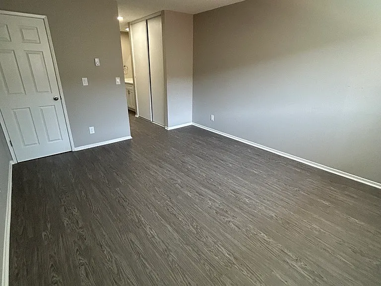 Taylor Garden Apartments — Photo 42