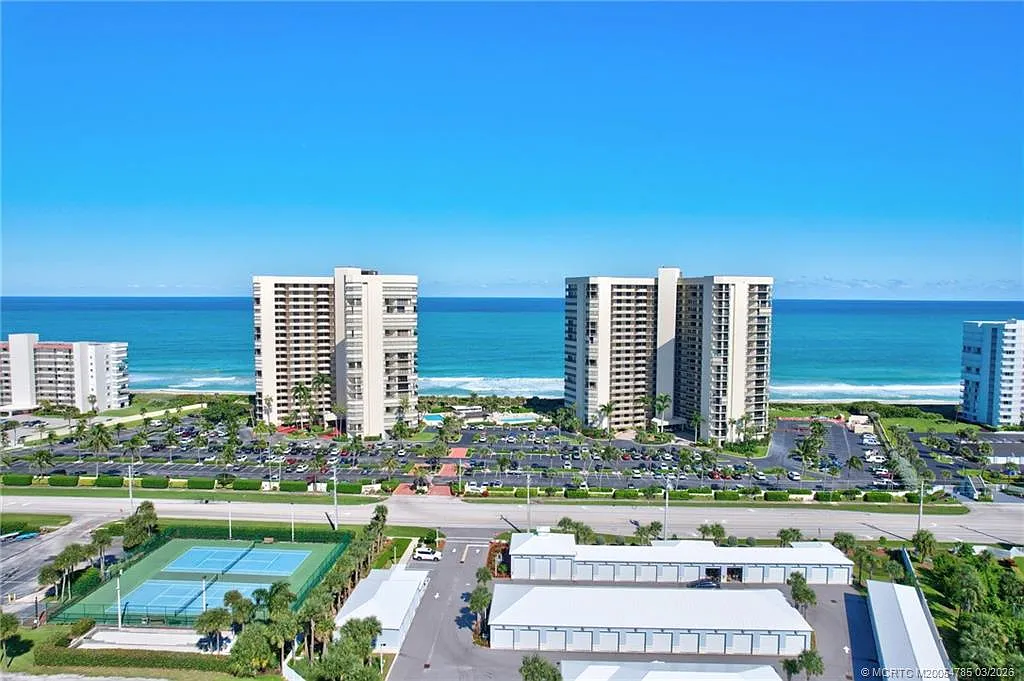 2 bed, 2.0 bath, 1550 sqft, $4,000 — Photo 2
