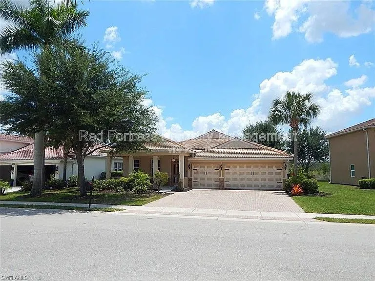 4 bed, 3.0 bath, 2600 sqft, $2,500 — Photo 2
