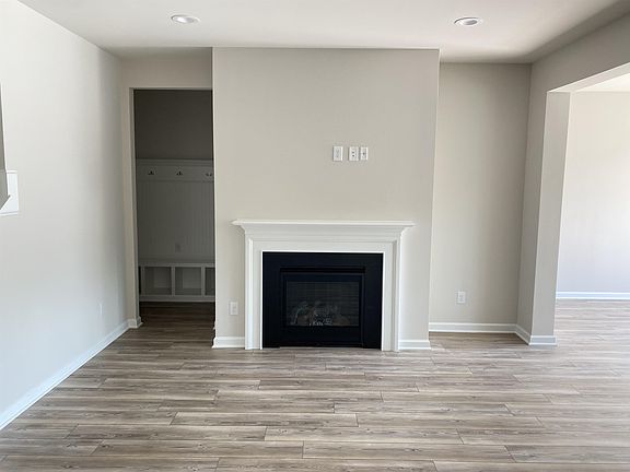 2nd image of 767 Creekway Dr