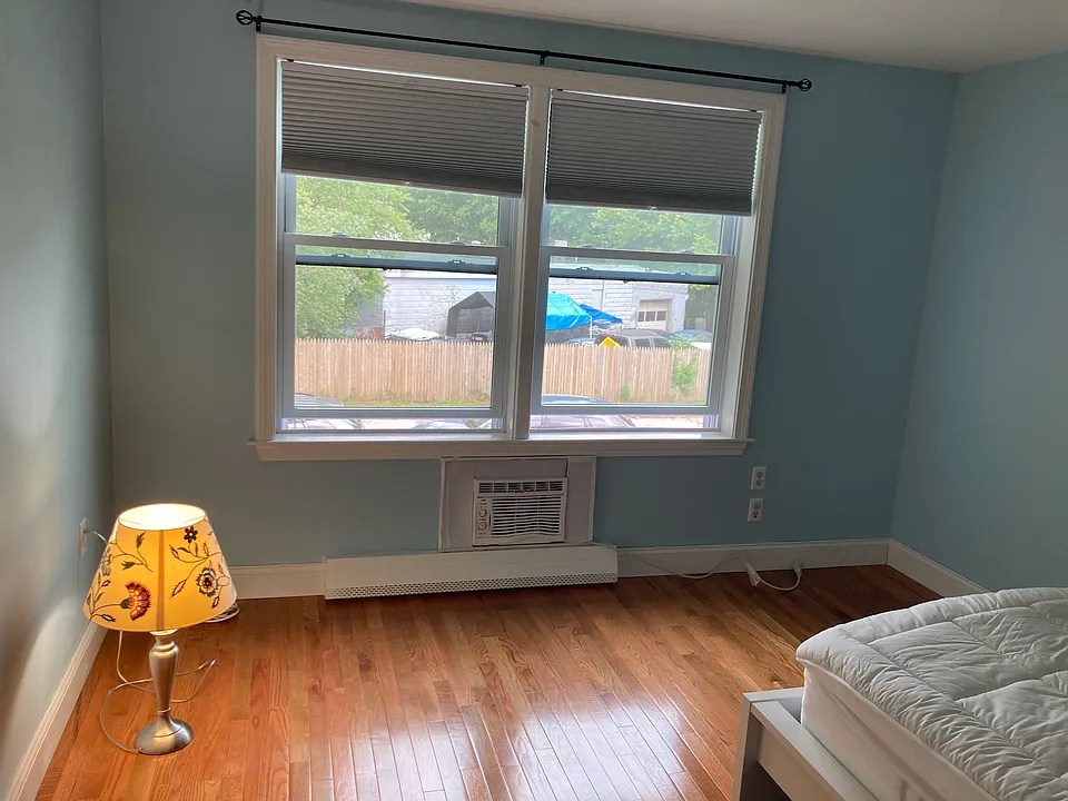 52 Nancy St #5