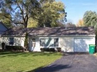 344 Maplewood Dr, Antioch, IL 60002