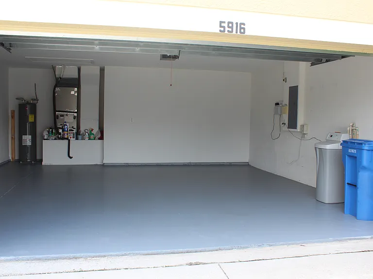 5916 Plummer Slade Ct — Photo 2