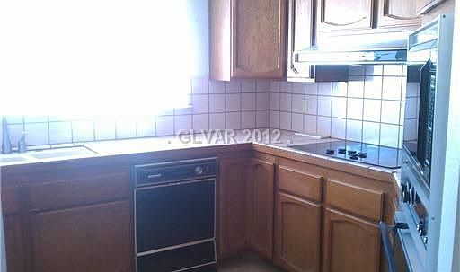 4th image of 3351 Palmdesert Way