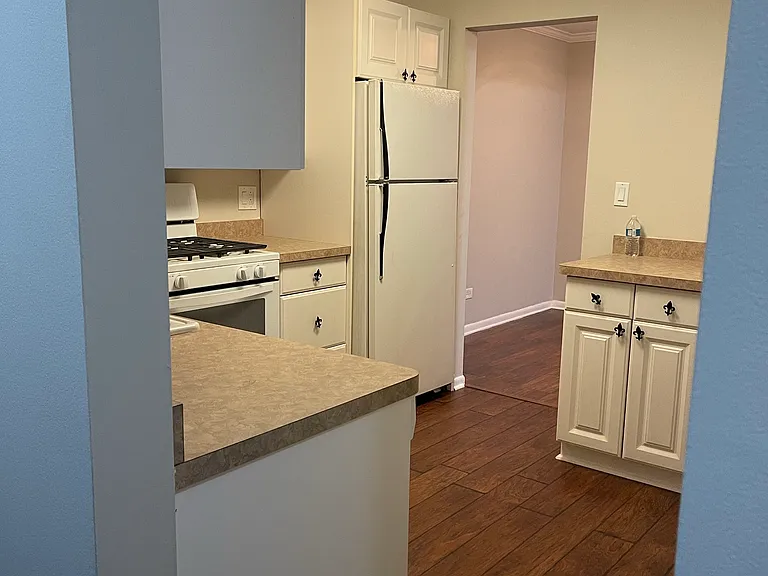 1430 N Evergreen Ave #1 — Photo 8