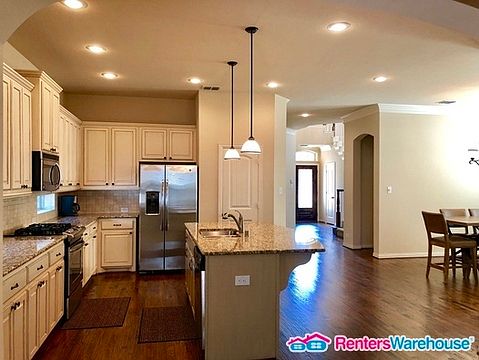 2nd image of 421 Plumwood Way
