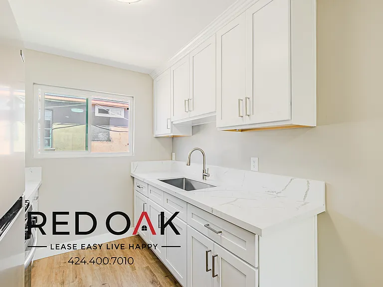 921 W 82nd St #24 — Photo 10