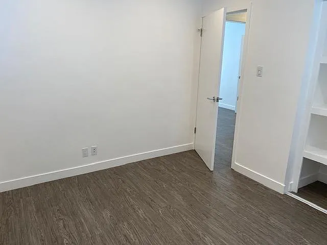 South Redondo Apartments — Photo 16